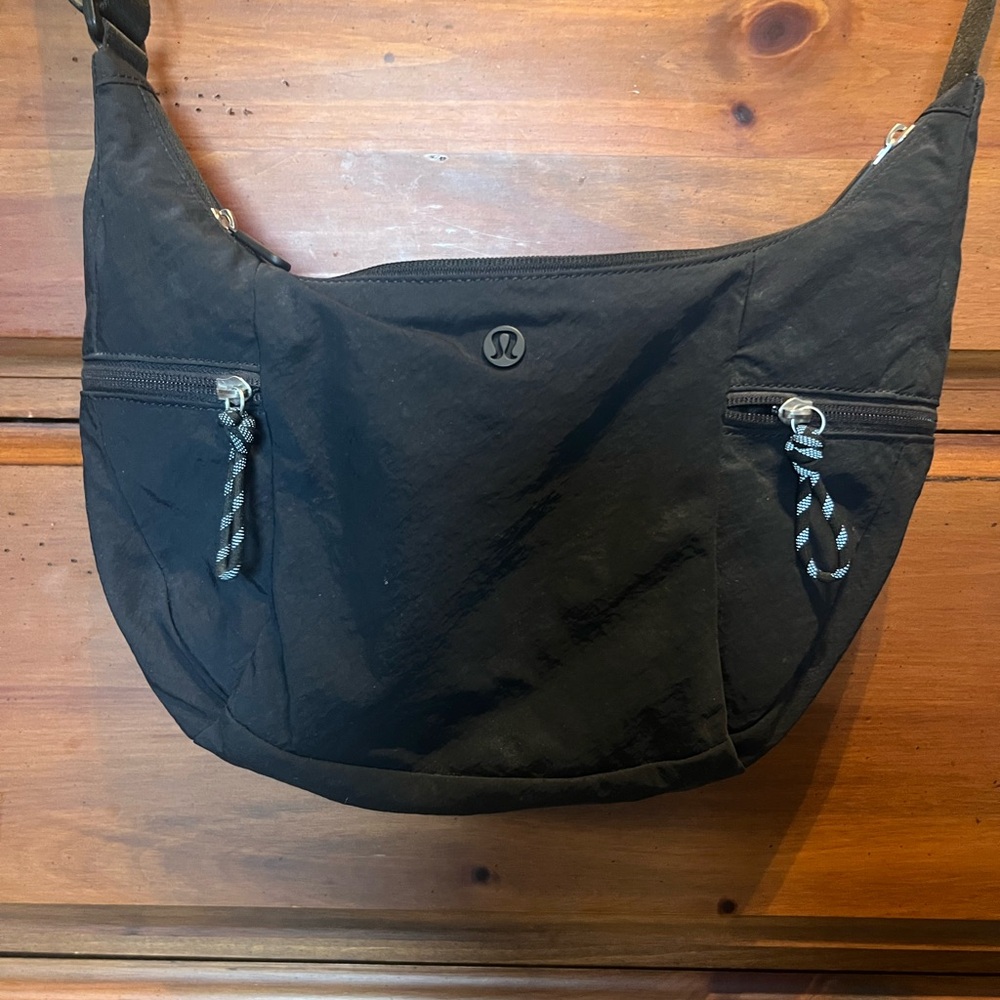 Lululemon Slouchy Sling Crossbody Bag Black 6L